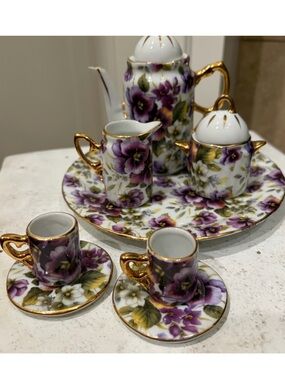 Formalities by Baum Bros Pansy Tea Set with Gold Accents 10 piece Set